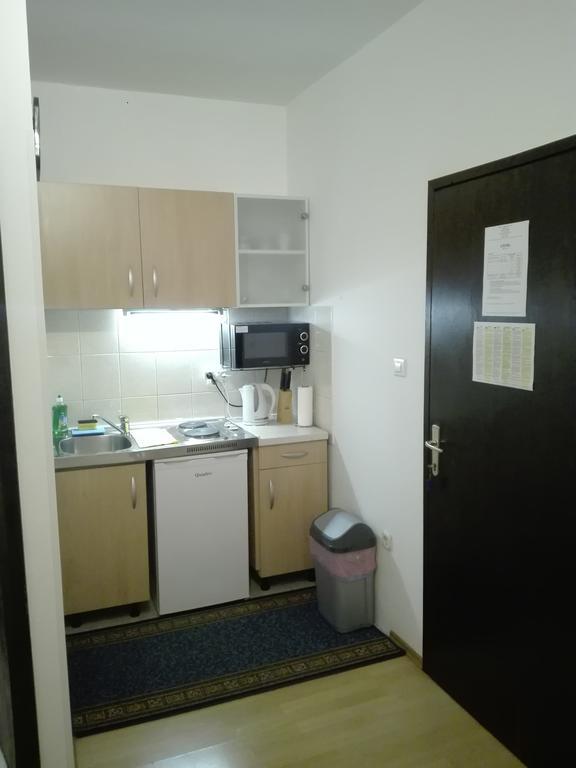 Studio Apartments Ivica プリモシュテン エクステリア 写真